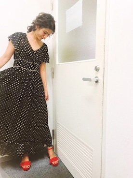 「赤い靴」｜「アイテム（サンダル）」を使った、スザンヌさん（レディース・165cm）の夏コーディネート