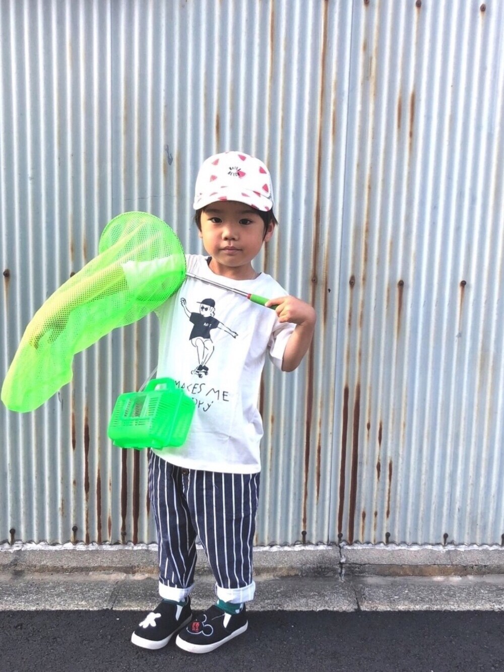 「シューラルー、キッズコーデ、プチプラ、男の子、3歳、ストライプ、キャップ、夏コーデ、カジュアル、おしゃれさんと繋がりたい」｜「SHOO・LA・RUEのフルーツメッシュキャップ（キャップ、ベージュ系）」を使った、hinataさん（キッズ・92cm）の夏コーディネートの1枚目の写真