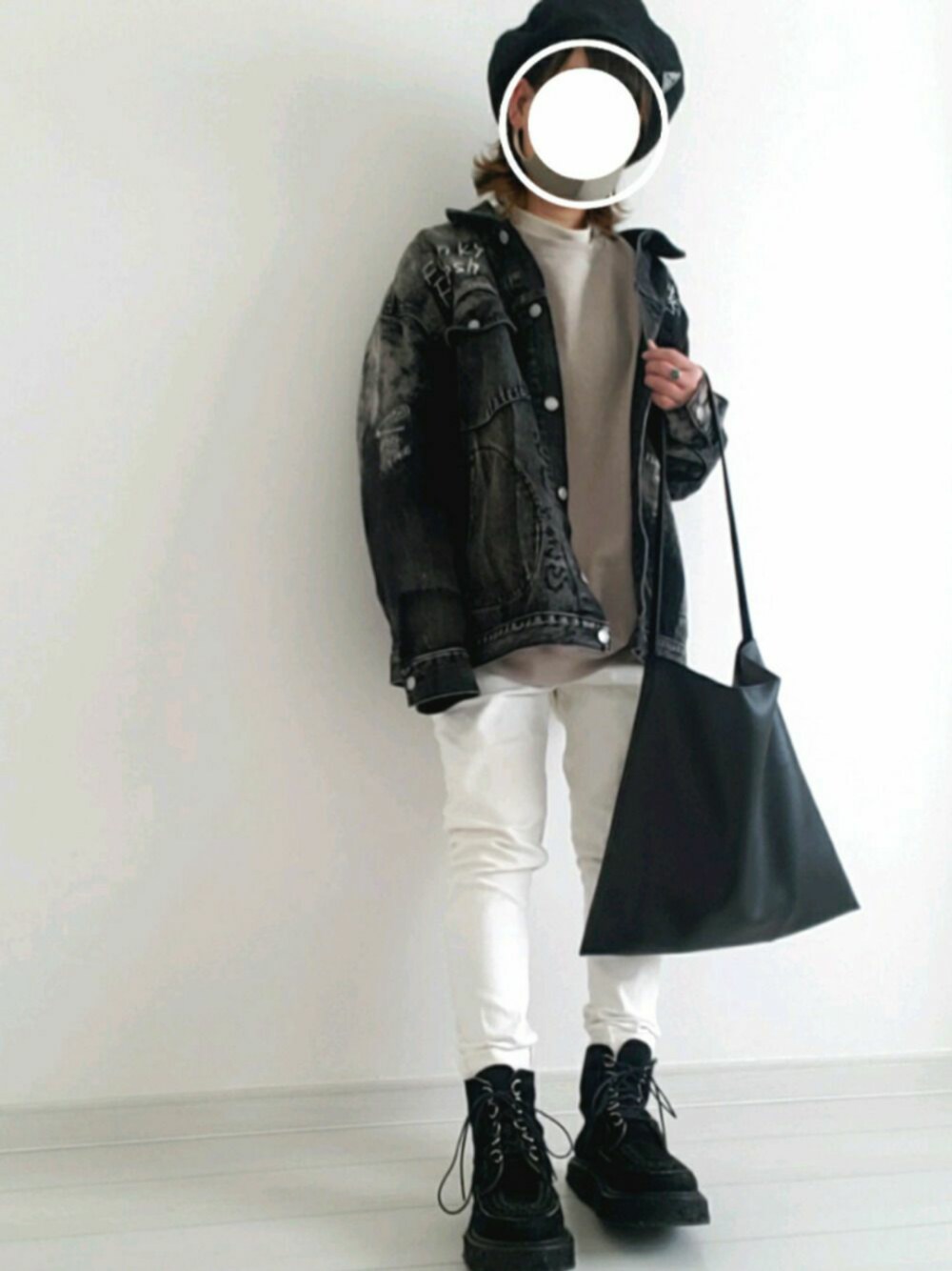 「ootd、休日コーデ、美容師、理容師、メンズライク、白パンツ、RNA、GRL、モノトーン、ビッグシルエット」｜「GRLの裏起毛ボリュームスリーブスウェットトップス（スウェット、ベージュ系）」を使った、たちばなさん（レディース・153cm）の春コーディネートの1枚目の写真