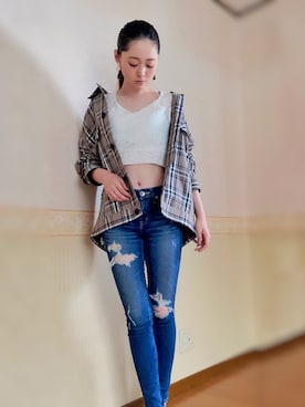 「夏秋ミックス」｜「アイテム（デニムパンツ）」を使った、yucha.さん（レディース・162cm）の秋コーディネート