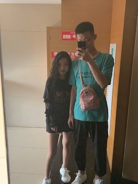 「Guess（ゲス）のアイテム（その他トップス）」を使った、Suniさん（レディース・155cm）の春コーディネート
