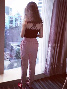 「cache cache（カシュ カシュ）のアイテム（パンツ）」を使った、Suniさん（レディース・155cm）の春コーディネート