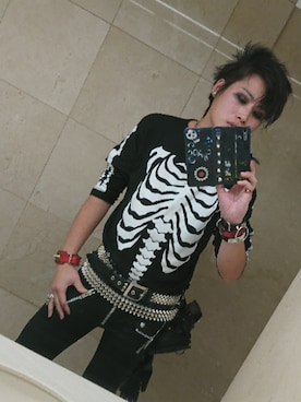 「SHOCKERのアイテム」を使った、KØhEY!!さん（メンズ・170cm）の冬コーディネート