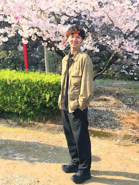 「Johnbull Private labo（ジョンブルプライベートラボ）のアイテム（スラックス）」を使った、TaKaさん（メンズ・176cm）の春コーディネート