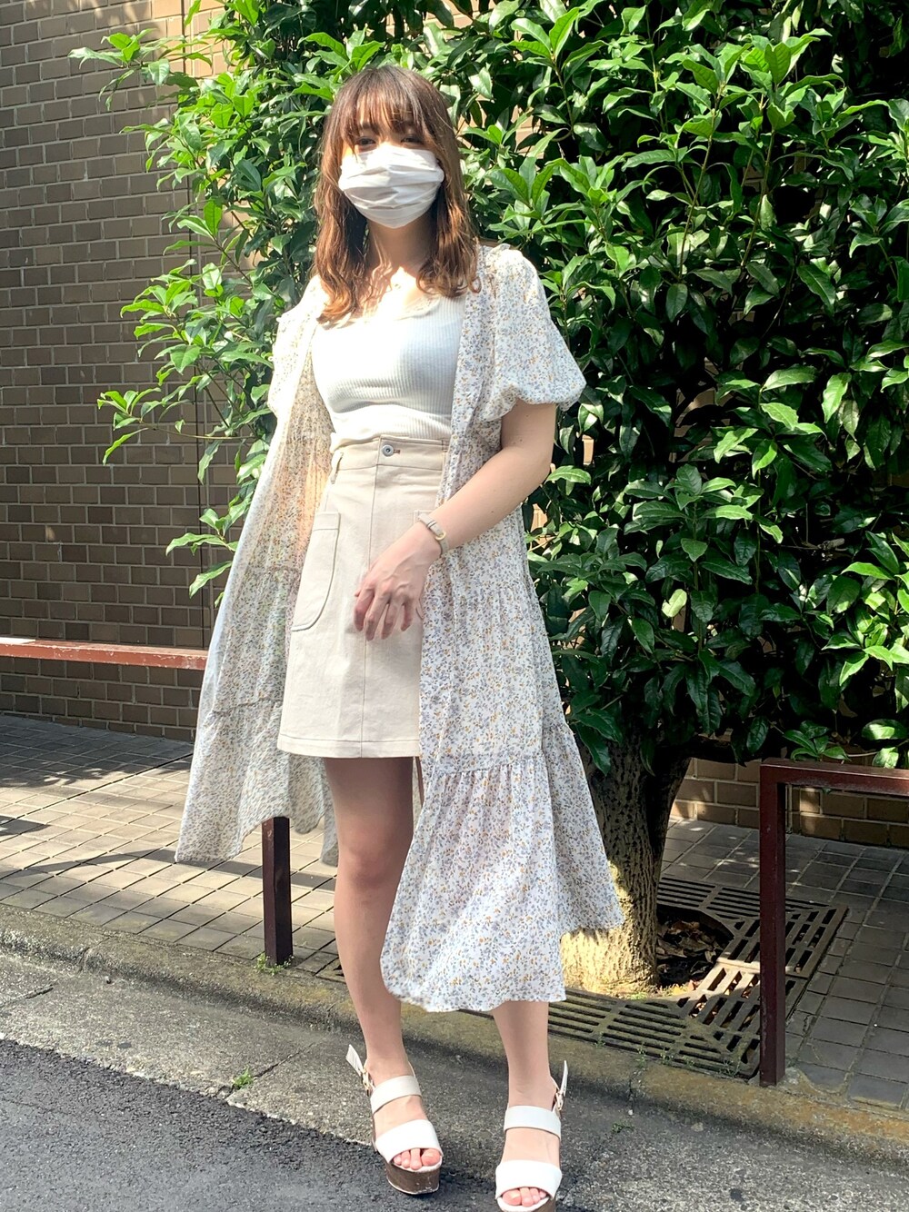「ラクチンコーデ、オトナ女子、シアー、着回しコーデ、ワンピース、ミニスカート、サンダルコーデ、オリーブ デ オリーブ(OLIVE des OLIVE)、ootd、160㎝」｜「OLIVE des OLIVEのシアーティアードワンピース（ワンピース、ホワイト系）」を使った、のも（Olive）さん（レディース・160cm）の夏コーディネートの1枚目の写真