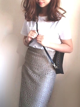 「カーキ×ホワイト」｜「アイテム（Tシャツ/カットソー）」を使った、mhywearさん（レディース・157cm）の春コーディネート