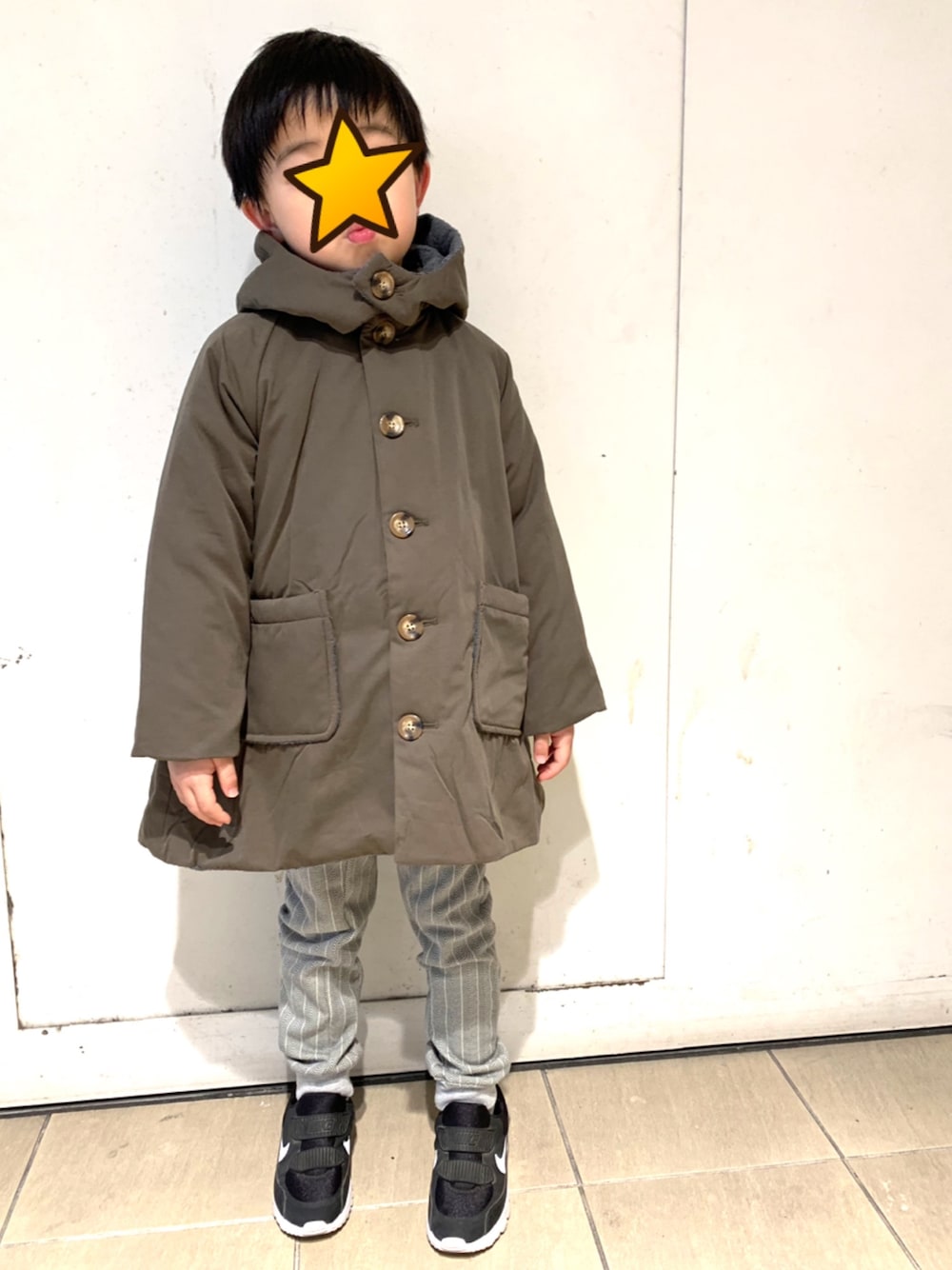 「おとこのこーで、初売りセールで買いました2019、へリンボーン」｜「こども ビームスのこども ビームス / フリースライニング フードコート (100～140cm)（ステンカラーコート、ブラウン系）」を使った、tomtomさん（キッズ・110cm）の冬コーディネートの1枚目の写真