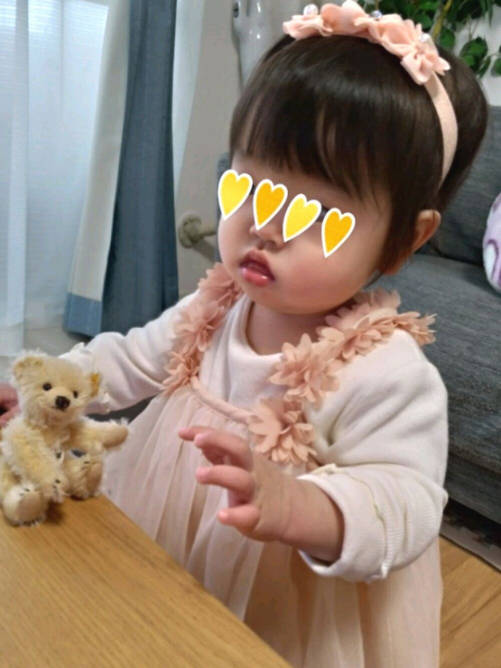 「petit mainのアイテム（ワンピース、ピンク系）」を使った、さくらんぼさん（キッズ・70cm）の冬コーディネートの1枚目の写真