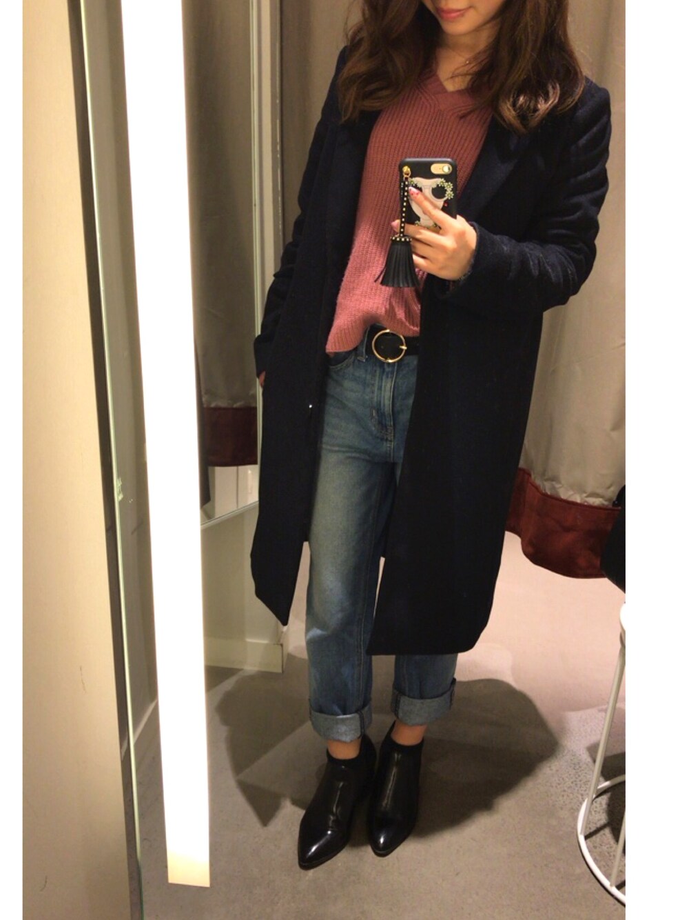 「オトナカジュアル、denim、くすみピンク、リングベルト、冬コーデ、シンプル」｜「WEGOのWEGO/Vネックニット（ニット/セーター、ピンク系）」を使った、m.さん（レディース・149cm）の冬コーディネートの1枚目の写真