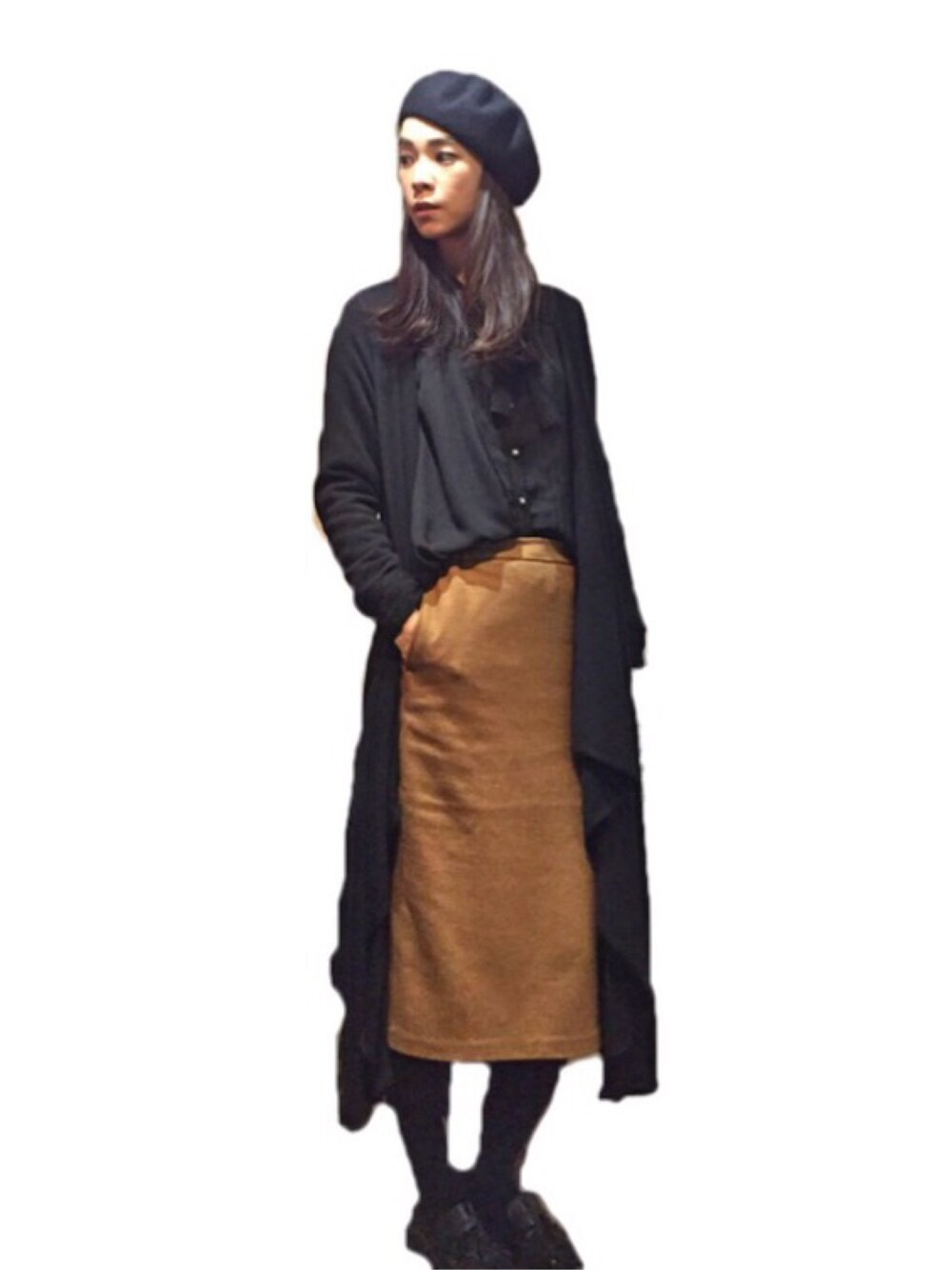 「コーディガン、ベレー帽、axes femme、UNIQLO、ブラウス、ブラック、ひざ下スカート、黒タイツ、大人カジュアル」｜「axes femmeのイレヘムロングカーディガン（カーディガン/ボレロ、ブラック系）」を使った、菅千代美(すがちよみ)さん（レディース・170cm）の冬コーディネートの1枚目の写真