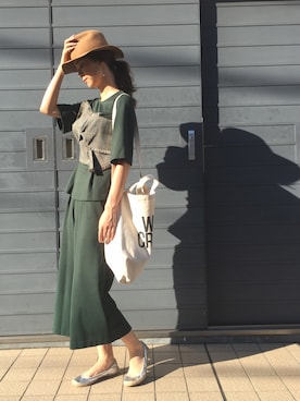 「BUTTERFLY TWISTS（バタフライツイスト）のアイテム」を使った、菅千代美(すがちよみ)さん（レディース・170cm）の秋コーディネート