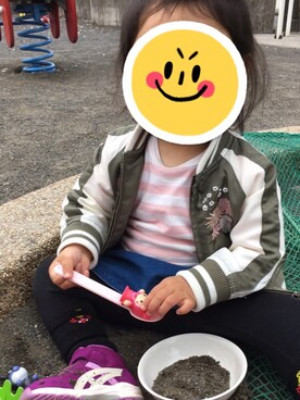 「petit main（プティマイン）のアイテム（スタジャン）」を使った、maoriさん（キッズ・80cm）の春コーディネート