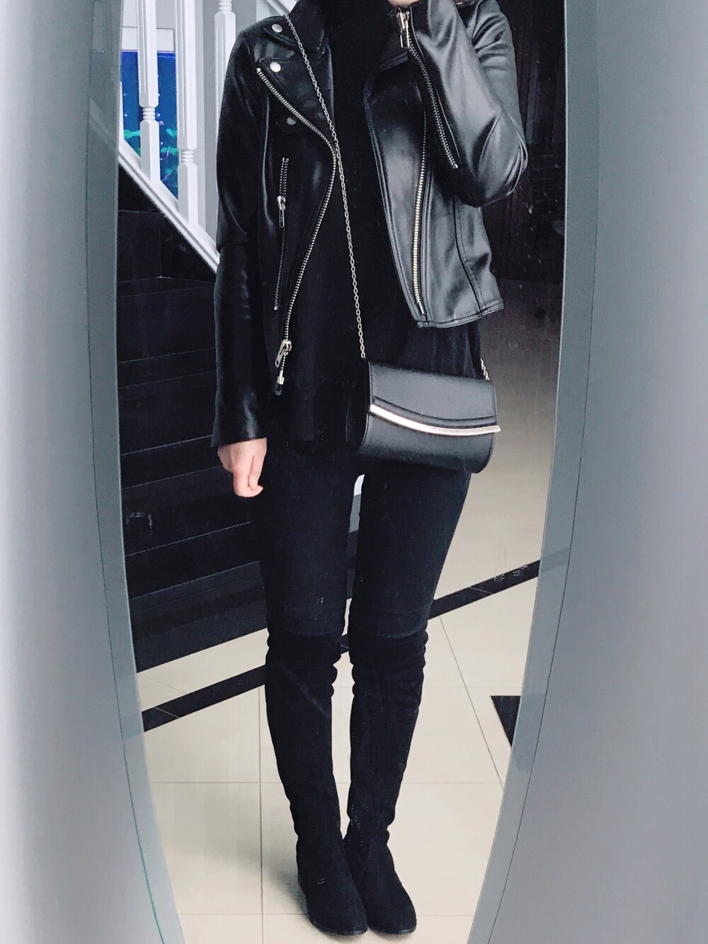 「ALL BLACK、boots、jacket 、weekend、chic、bikerjacket」｜「TOPSHOPのアイテム（その他パンツ、ブラック系）」を使った、summybaiiさん（レディース・165cm）の夏コーディネートの1枚目の写真