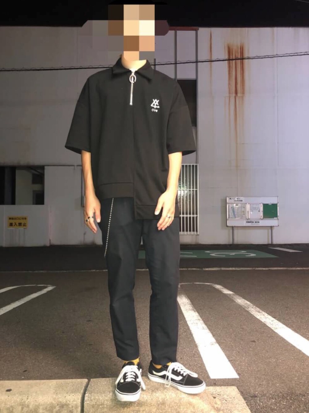 「いいね、save、フォローお願いします🤑、お洒落さんとつながりたい、夏、韓国ファッション、OY」｜「OYのジップカラ―半袖Tシャツ/カットソー（Tシャツ/カットソー、ブラック系）」を使った、みんと。さん（メンズ・165cm）の夏コーディネートの1枚目の写真