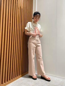 「ワイドパンツ」｜「アイテム（デニムパンツ、ピンク系）」を使った、Frees_Misaさん（レディース・164cm）の春コーディネート