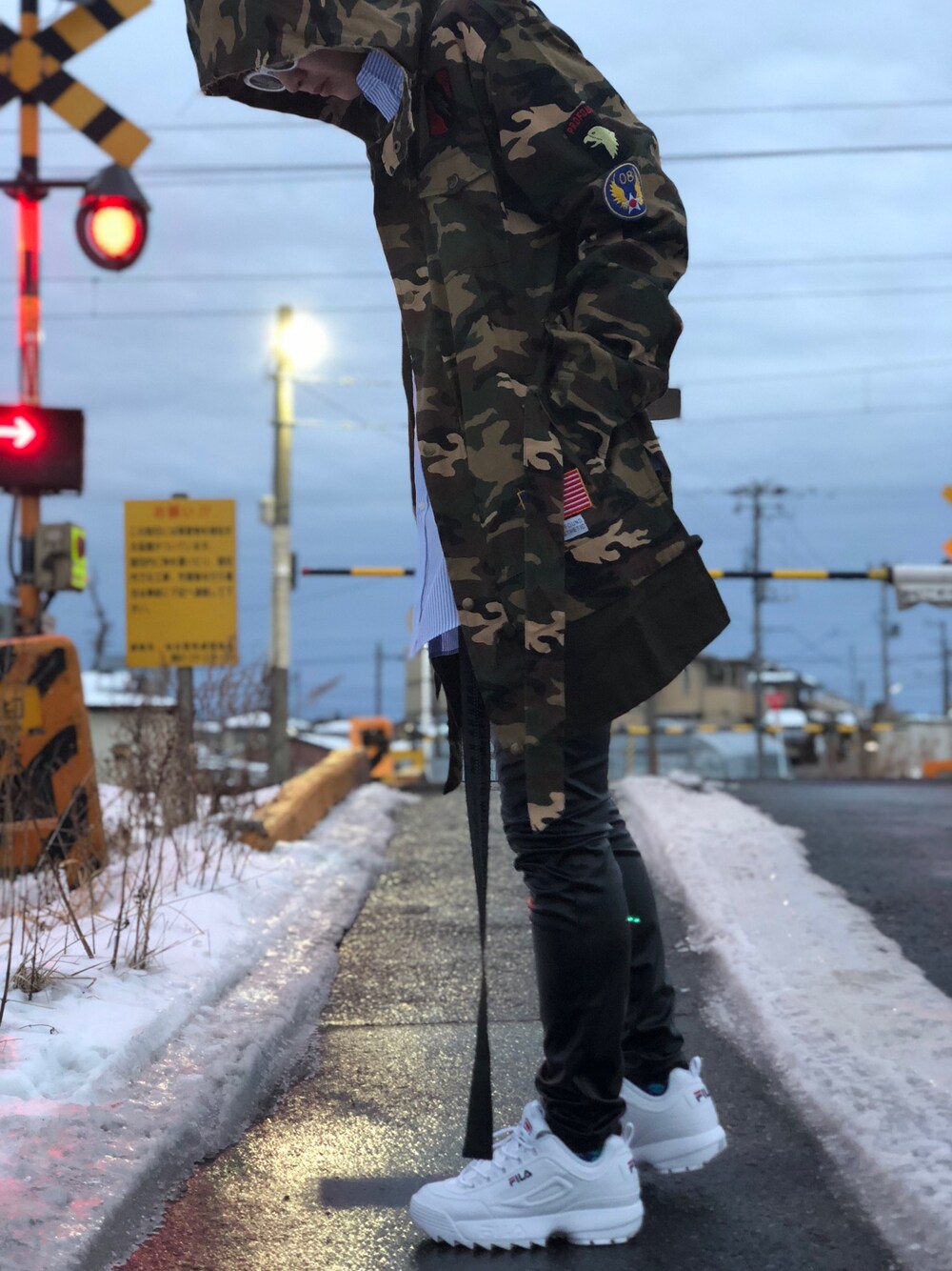 「Profound Aestheticのアイテム（ミリタリージャケット、グリーン系）」を使った、Tomさん（メンズ・173cm）の冬コーディネートの1枚目の写真