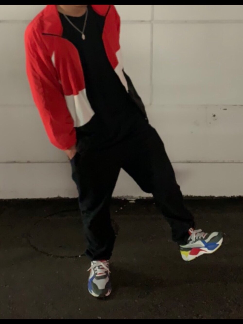 「NIKE、tokyowashclub、PUMA、streetstyle、酔っ払いstyle」｜「NIKEのナイキ スポーツウェア ウーブン ジャケット《セットアップ対応商品》（ブルゾン、レッド系）」を使った、3✖︎9さん（メンズ・170cm）の秋コーディネートの1枚目の写真