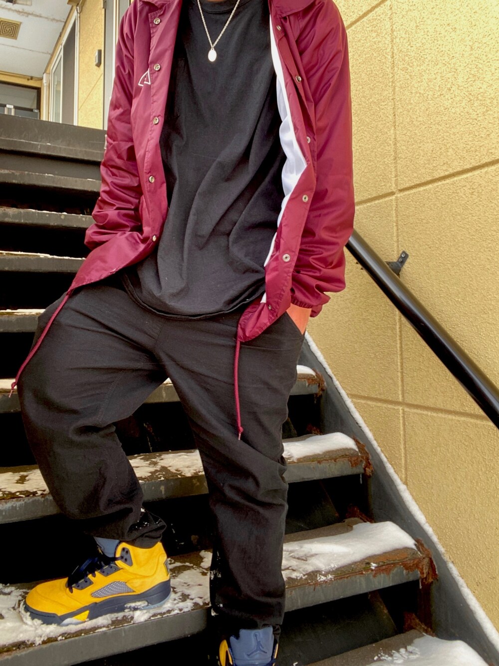 「streetstyle、90s、NIKE、HUF、EDWIN、tokyowashclub、#AIRJORDAN、sneakers、10連勤とかくそくらえstyle」｜「HUFのTRIPLE TRIANGLE COACHS JACKET（ブルゾン、レッド系）」を使った、3✖︎9さん（メンズ・170cm）の冬コーディネートの1枚目の写真