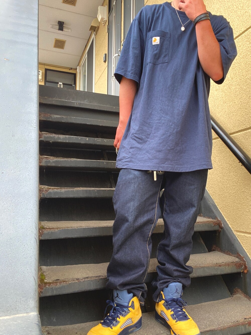 「street、streetstyle、90’s、skateboard、skaterstyle、streetfashion、carhartt、NIKE、airjordan5、sneakers」｜「Carharttのカーハート ビッグシルエット Tシャツ ポケット WORKWEAR CARHARTT（Tシャツ/カットソー、ブルー系）」を使った、3✖︎9さん（メンズ・170cm）の夏コーディネートの1枚目の写真
