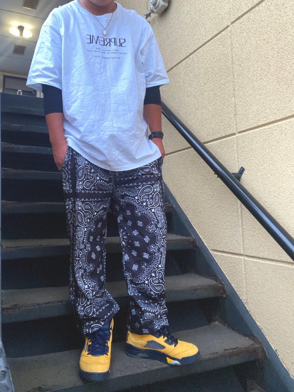 「street、streetstyle、ペイズリー柄、ストリート、supreme、AIR JORDAN、Jordan」｜「Supreme のアイテム（Tシャツ/カットソー、ホワイト系）」を使った、3✖︎9さん（メンズ・168cm）の夏コーディネートの1枚目の写真
