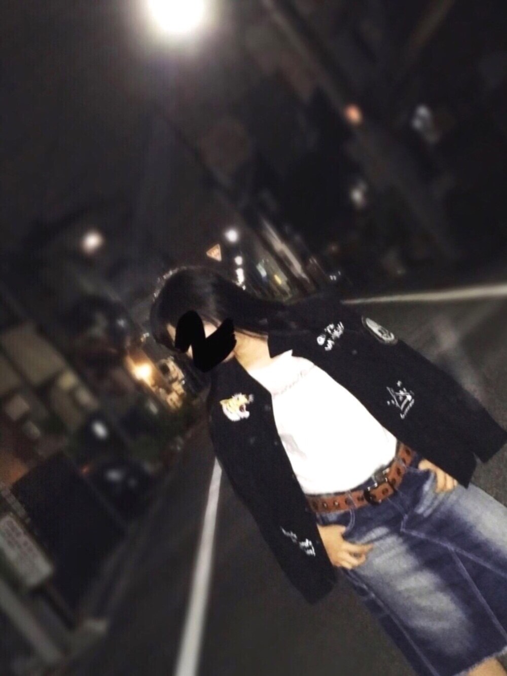 「黒、カジュアル、カジュアルコーデ、デニム、デニムスカート、ラフ、タイトスカート」｜「BNTのアイテム（Tシャツ/カットソー、ホワイト系）」を使った、💄💋BabyMimmi👣さん（レディース・155cm）の夏コーディネートの1枚目の写真
