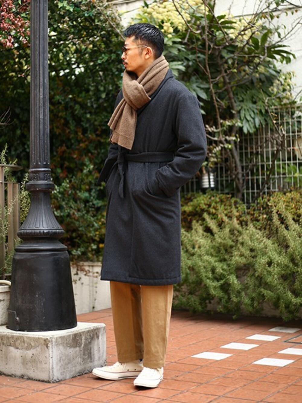 「コート、冬コーデ、ロングコート、coat、カラーコート、コートスタイル、marka、メンズアイテム、ショールカラーコート、マーカ」｜「markaのmarka / マーカ：DOUBLE BRESTED SHAWL COLLAR COAT：ショールカラーコート：M17C-02CO01C[COR]（その他アウター、ブラック系）」を使った、ARKnets STAFFさん（メンズ・185cm）の冬コーディネートの1枚目の写真