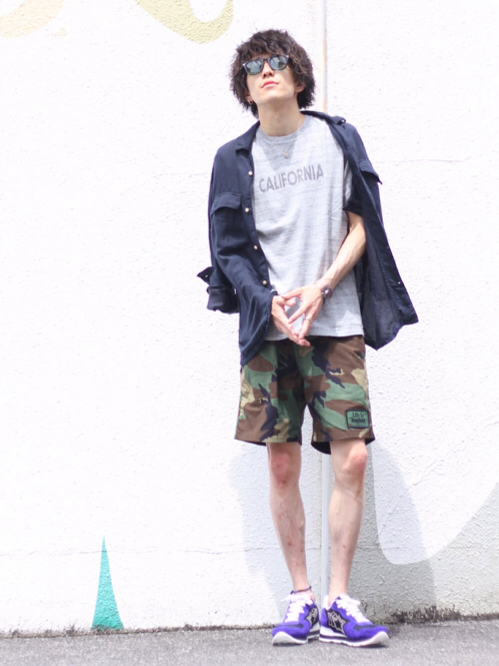 「NALUTOTRUNKS、ナルトトランクス、Ron Herman、REMI RELIEF、別注、ショーツ、迷彩、Atlantic STARS、カジュアルコーデ、シャツスタイル」｜「REMI RELIEFのリネンフラップシャツ（シャツ/ブラウス、ブラック系）」を使った、ARKnets STAFFさん（メンズ・177cm）の夏コーディネートの1枚目の写真
