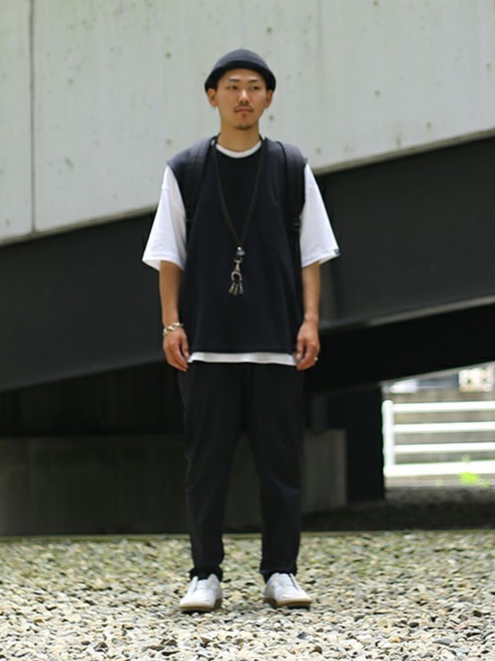 「ビッグシルエット、Tシャツ、ベスト、モノトーン、ワイドパンツ、モノクロ、ポケットＴシャツ、白Tシャツ、ビッグT、ワイドシルエット」｜「Graphpaperの“LOOPWHEELER” for Graphpaper BigTee（Tシャツ/カットソー、ホワイト系）」を使った、ARKnets STAFFさん（メンズ・175cm）の夏コーディネートの1枚目の写真