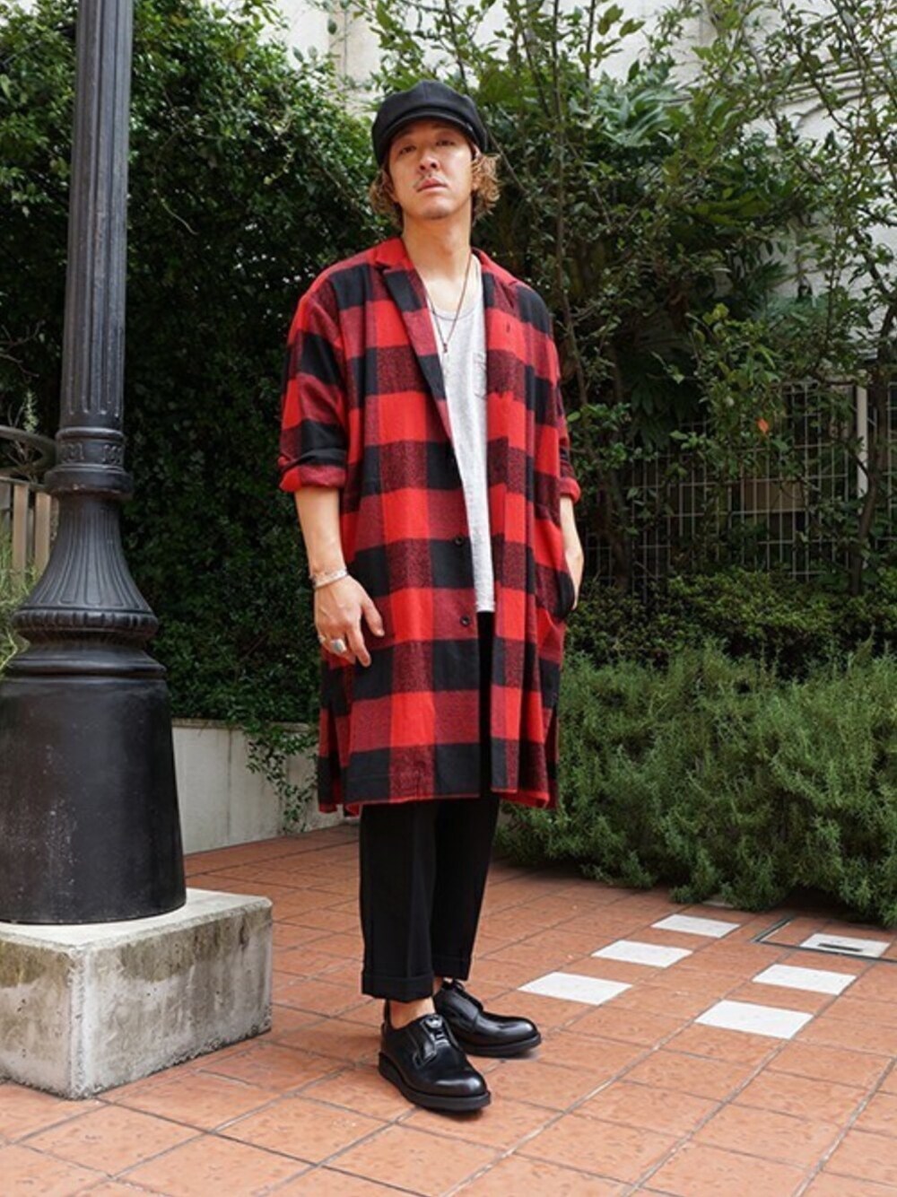 「チェック、チェックシャツ、レッド、スラックス、ロングシャツ、ロング丈、アンクルパンツ、marka、FLAG SPORT、WP」｜「markaのmarka / マーカ：SHIRTS COAT - WOOL VIYELLA FULLING -：M18C-11SH01C[COR]（その他アウター、レッド系）」を使った、ARKnets STAFFさん（メンズ・173cm）の秋コーディネートの1枚目の写真
