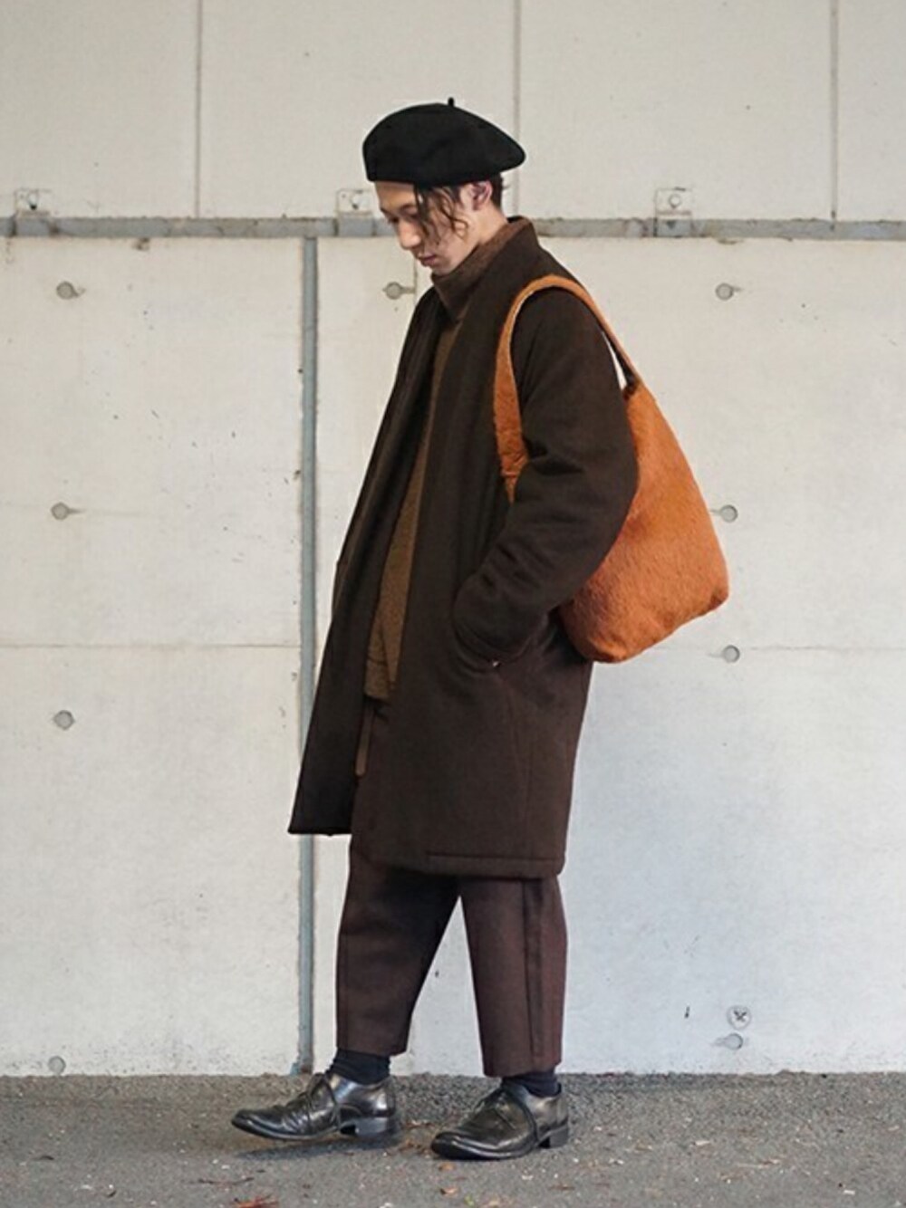 「markaのmarka / マーカ：SHOULDER BAG - shaggy -：ショルダーバッグ：M18D-02BG01C[COR]（ショルダーバッグ、ブラウン系）」を使った、ARKnets STAFFさん（メンズ・168cm）の秋コーディネートの1枚目の写真