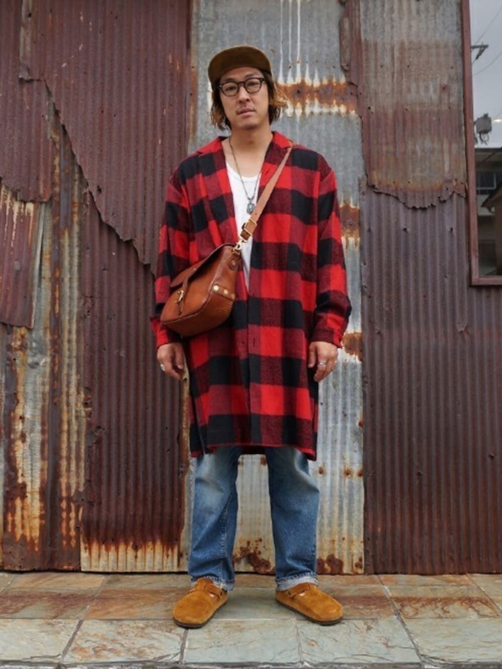 「marka、FLAG SPORT、チェック、チェックシャツ、ロングシャツ、シャツコート、ロング丈、赤、総柄、birkenstock」｜「markaのmarka / マーカ：SHIRTS COAT - WOOL VIYELLA FULLING -：M18C-11SH01C[COR]（その他アウター、レッド系）」を使った、ARKnets STAFFさん（メンズ・173cm）の秋コーディネートの1枚目の写真