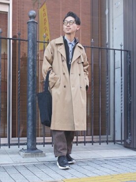 「marka（マーカ）のアイテム（トレンチコート）」を使った、ARKnets STAFFさん（メンズ・175cm）の秋コーディネート