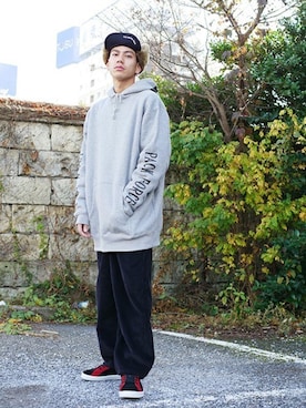 「WP（ダブリューピー）のアイテム（パーカー）」を使った、ARKnets STAFFさん（メンズ・173cm）の秋コーディネート