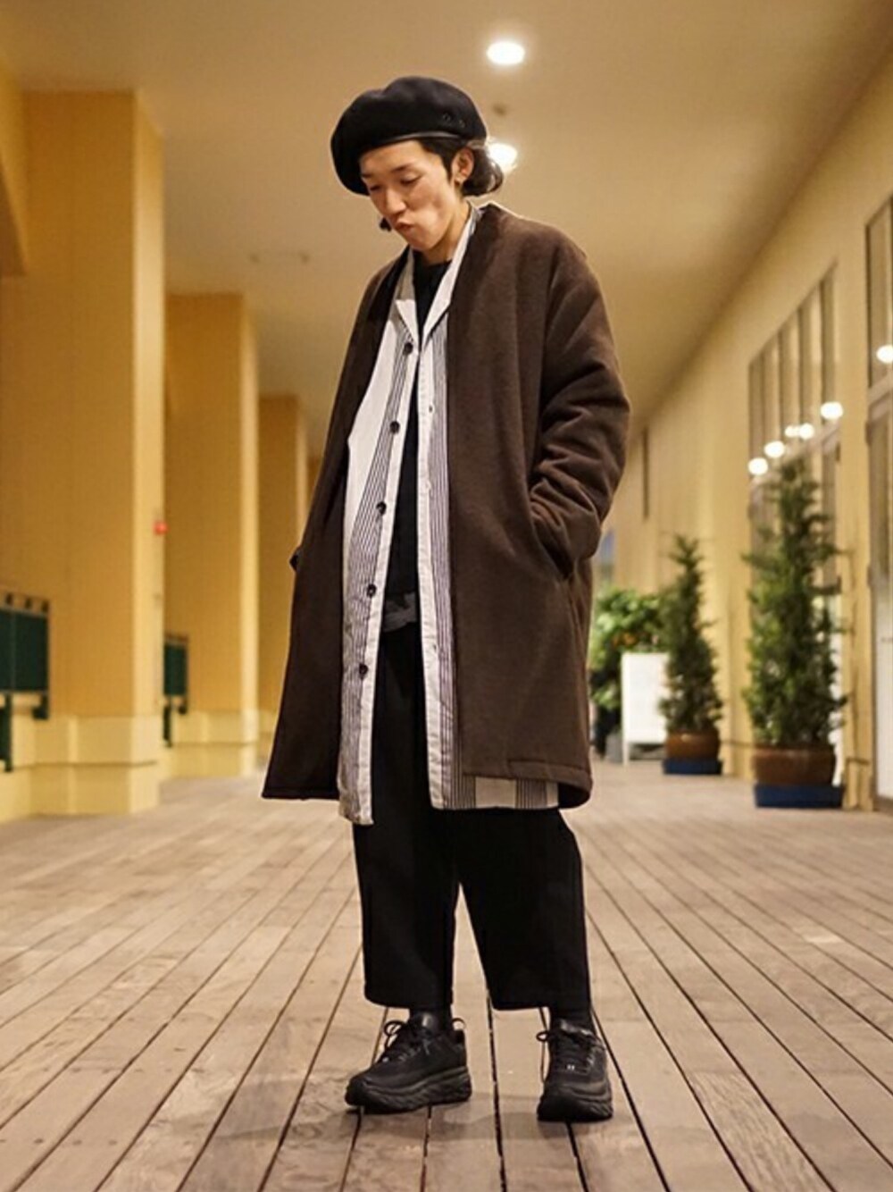 「markaのmarka / マーカ：STUFFED NO COLLAR COAT：ノーカラーコート：M18C-03CO02C [COR]（ノーカラージャケット、ブラウン系）」を使った、ARKnets STAFFさん（メンズ・168cm）の冬コーディネートの1枚目の写真