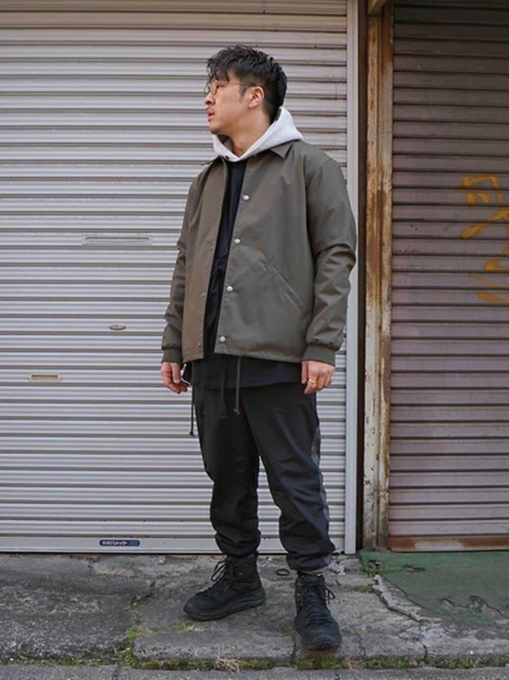 「WPのWP / ダブリューピー：URETHANE COACH JACKET：WP03-G001[STD]（ブルゾン、グリーン系）」を使った、ARKnets STAFFさん（メンズ・173cm）の春コーディネートの1枚目の写真