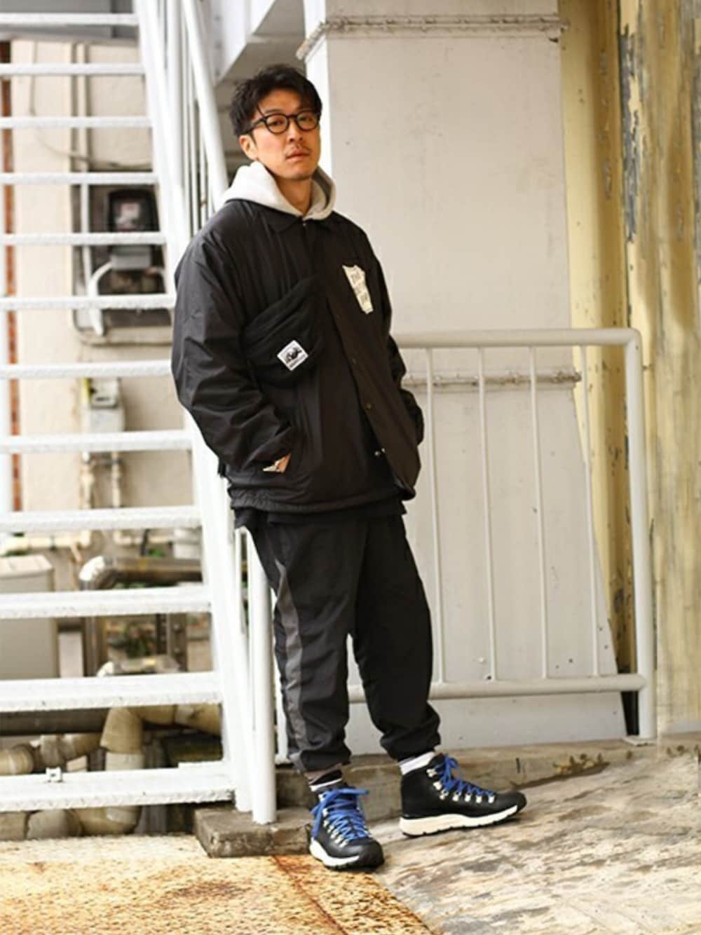 「WPのWP / ダブリューピー：WASHER NYLON TRACK PANTS：WP03-P004[STD]（その他パンツ、ブラック系）」を使った、ARKnets STAFFさん（メンズ・173cm）の春コーディネートの1枚目の写真