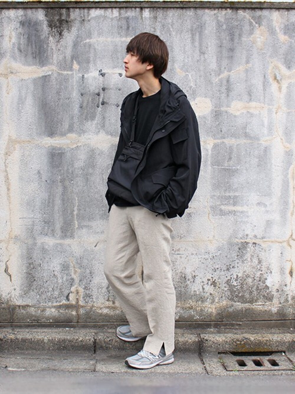 「marka、ARKnets」｜「markaのmarka / マーカ：SIDE SLIT PANTS - linen canvas -：M20A-07PT01C[COR]（スラックス、ホワイト系）」を使った、ARKnets STAFFさん（メンズ・181cm）の春コーディネートの1枚目の写真