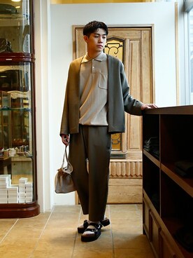 「ARKnets」｜「アイテム（スラックス）」を使った、ARKnets STAFFさん（メンズ・181cm）の春コーディネート
