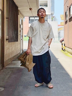 「FLAG SPORT（フラッグスポーツ）のアイテム（トップス）」を使った、ARKnets STAFFさん（メンズ・166cm）の夏コーディネート