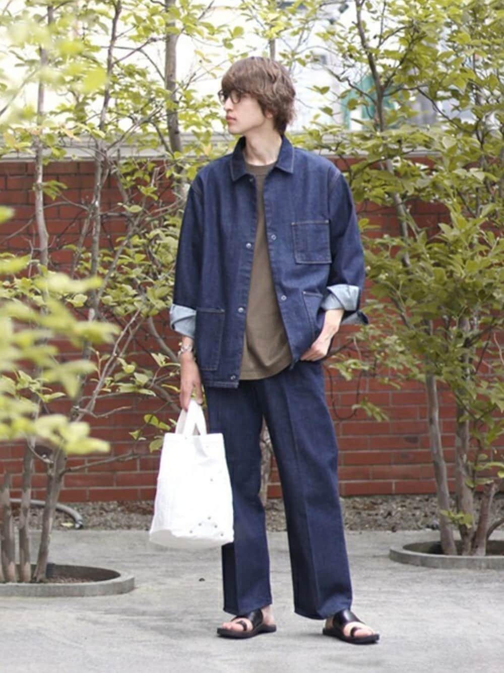 「gold、marka、ARKnets、2020AW」｜「markaのmarka / マーカ：CREASED 5POCKETS - 13oz organic cotton denim -：M20C-12PT01C[COR]（デニムパンツ、ブルー系）」を使った、ARKnets STAFFさん（メンズ・181cm）の秋コーディネートの1枚目の写真