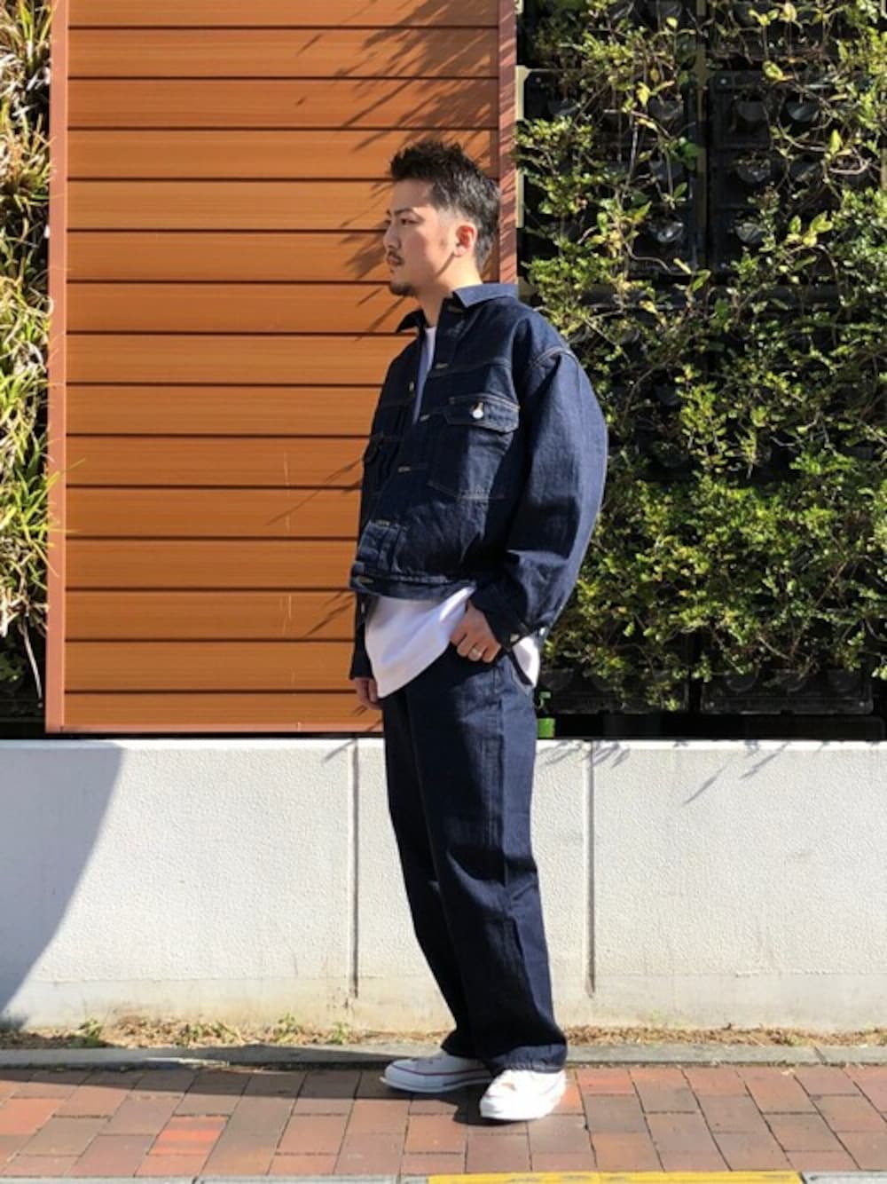 「markaのmarka / マーカ：DENIM JACKET - 13oz organic cotton -：M20D-02BL01C[COR]（デニムジャケット、ブルー系）」を使った、ARKnets STAFFさん（メンズ・171cm）の秋コーディネートの1枚目の写真