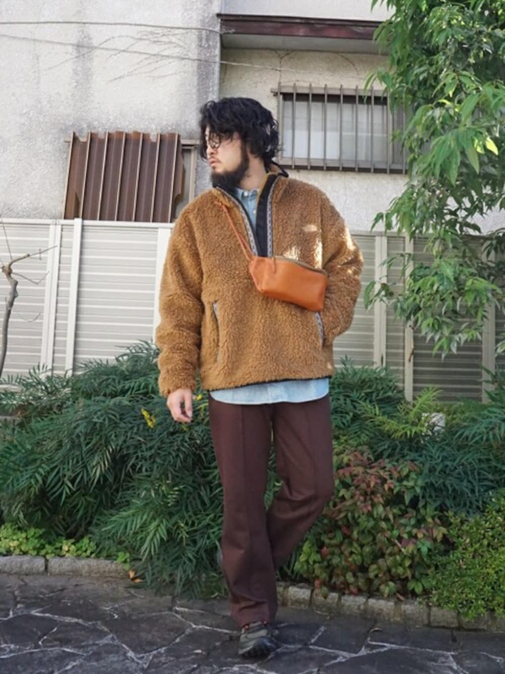 「BALLAST ARKのBALLAST ARK / バラストアーク： FLARE EASY PANTS：BA02-P001[AST]（スラックス、ブラウン系）」を使った、ARKnets STAFFさん（メンズ・172cm）の冬コーディネートの1枚目の写真