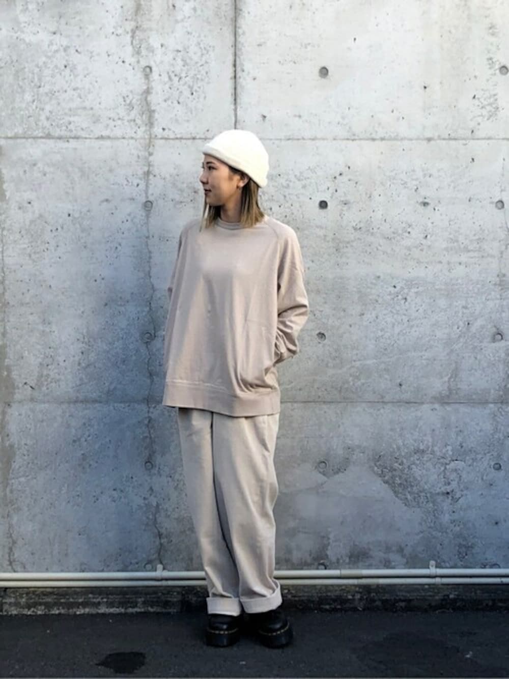 「GOLDのGOLD / ゴールド：16/- COTTON PEACH BRUSHED RAGLAN L/S T-SHIRT：GL68559[MUS]（Tシャツ/カットソー、ベージュ系）」を使った、ARKnets STAFFさん（レディース・153cm）の冬コーディネートの1枚目の写真