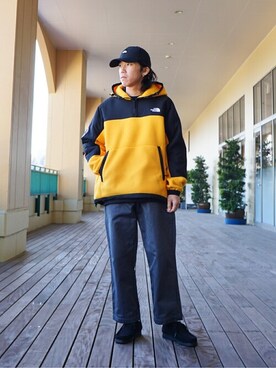 「FLAG SPORT（フラッグスポーツ）のアイテム（パンツ）」を使った、ARKnets STAFFさん（メンズ・168cm）の冬コーディネート