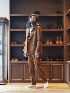 「GOLD（ゴールド）のアイテム（帽子）」を使った、ARKnets STAFFさん（メンズ・183cm）の冬コーディネート