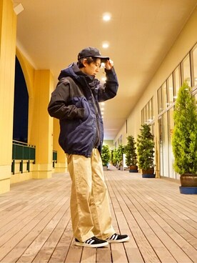 「FLAG SPORT（フラッグスポーツ）のアイテム（パンツ）」を使った、ARKnets STAFFさん（メンズ・168cm）の冬コーディネート