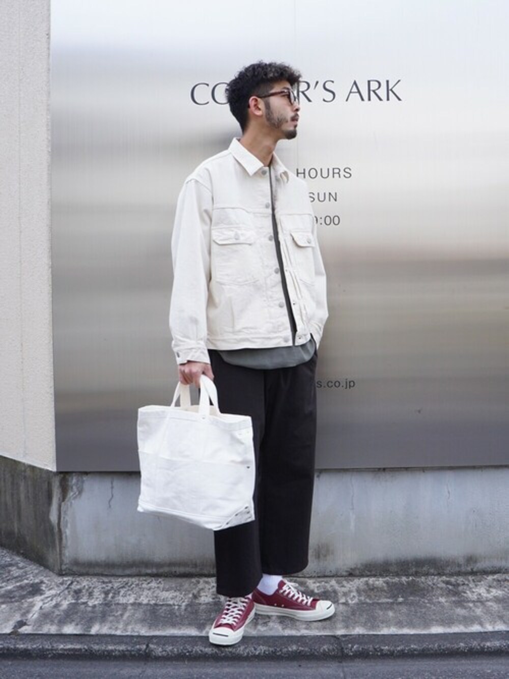 「markaのmarka / マーカ：DENIM JACKET - 13oz organic cotton -：M20D-02BL01C[COR]（デニムジャケット、ホワイト系）」を使った、ARKnets STAFFさん（メンズ・185cm）の冬コーディネートの1枚目の写真
