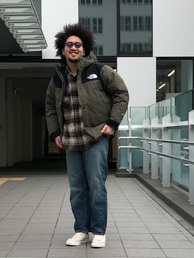 「FLAG SPORT（フラッグスポーツ）のアイテム（パンツ）」を使った、ARKnets STAFFさん（メンズ・179cm）の冬コーディネート