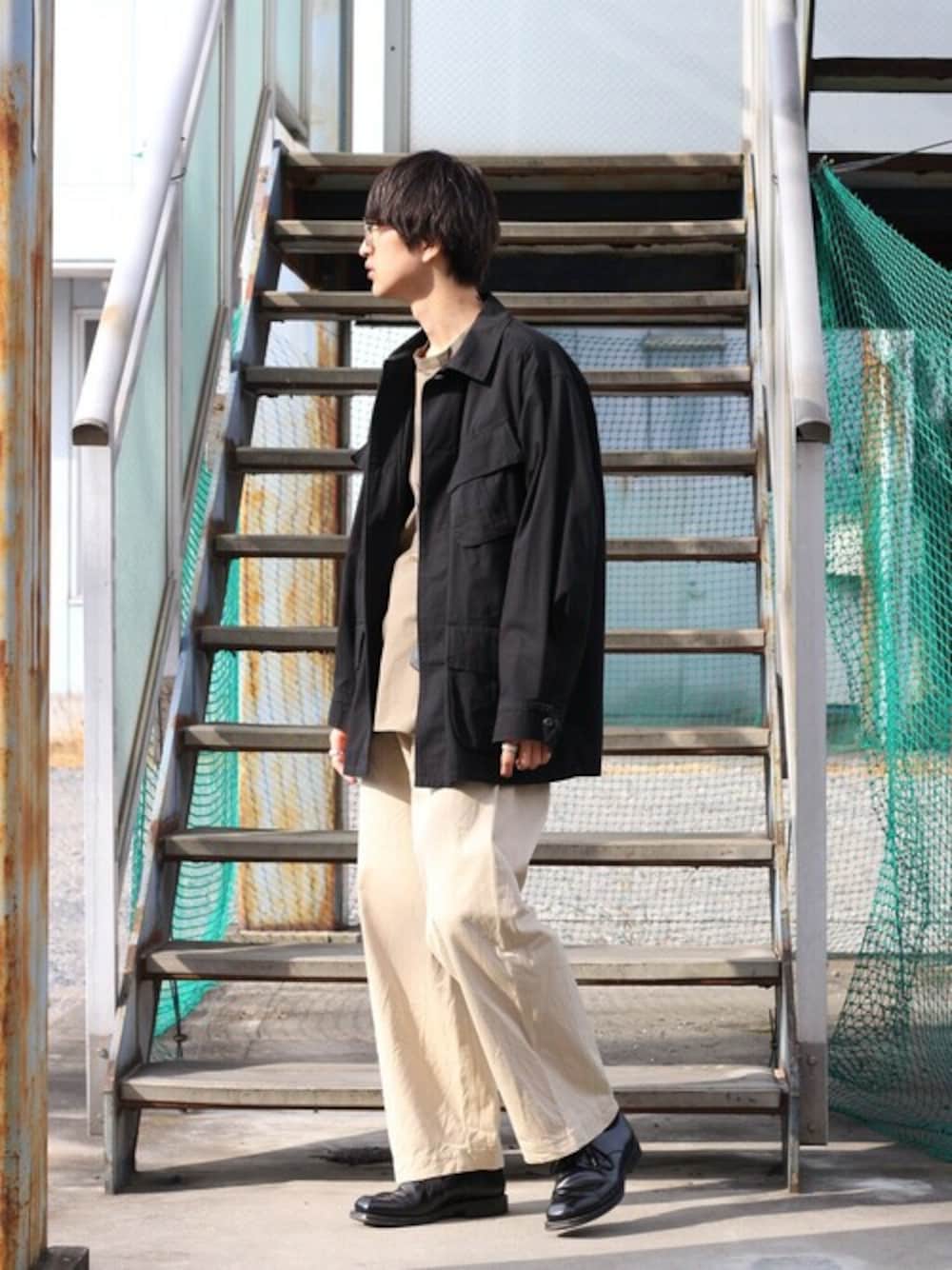 「markaのmarka / マーカ：JUNGLE FATIGUE JACKET - organic cotton canvas -：M20C-11BL01C[COR]（ミリタリージャケット、ブラック系）」を使った、ARKnets STAFFさん（メンズ・181cm）の冬コーディネートの1枚目の写真