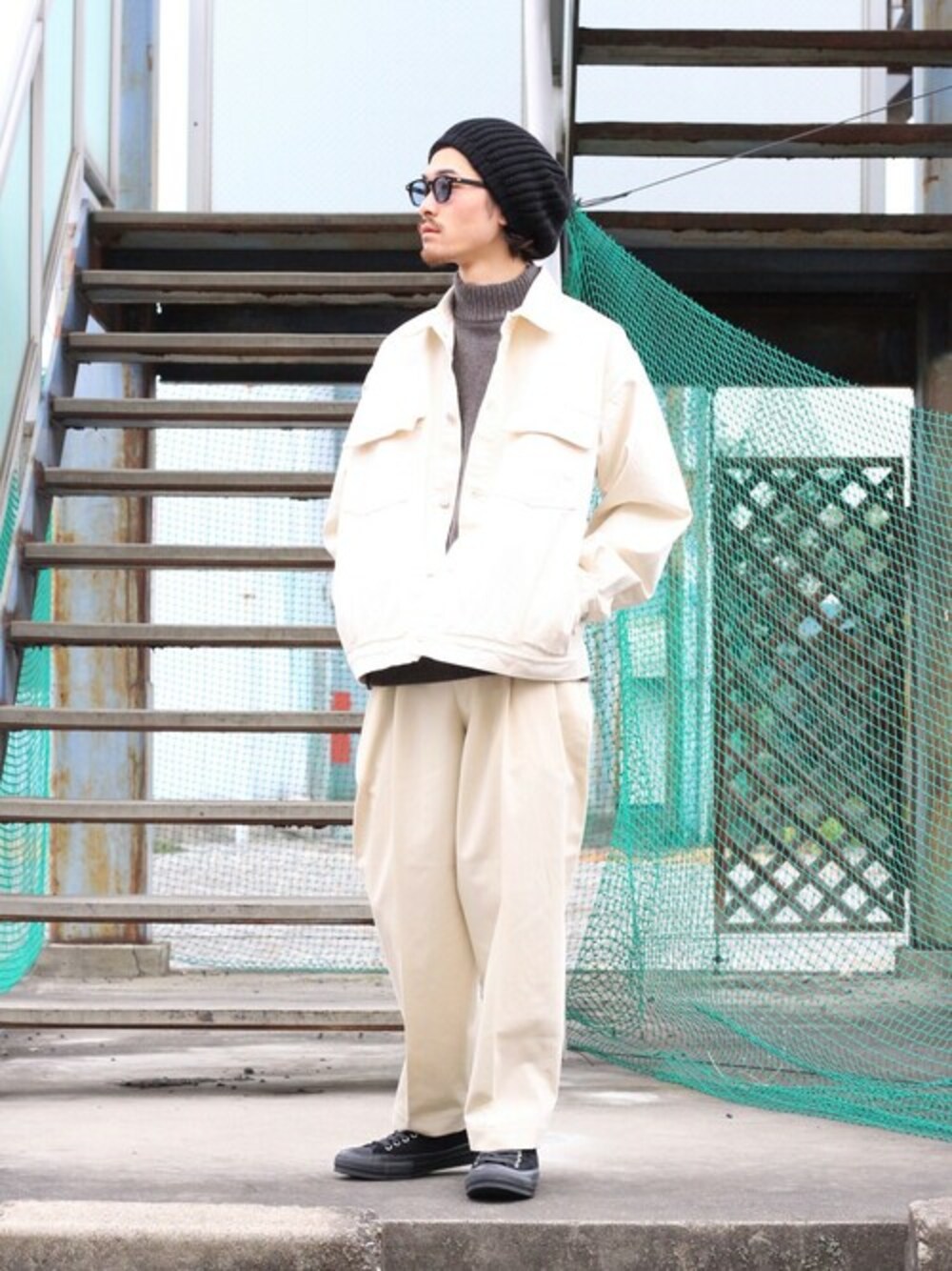 「PORT BY ARKのPORT BY ARK / ポートバイアーク：Knit tam -2/12 cotton/wool air yarn-：PO08-C001[COR]（ニットキャップ/ビーニー、ブラック系）」を使った、ARKnets STAFFさん（メンズ・173cm）の冬コーディネートの1枚目の写真